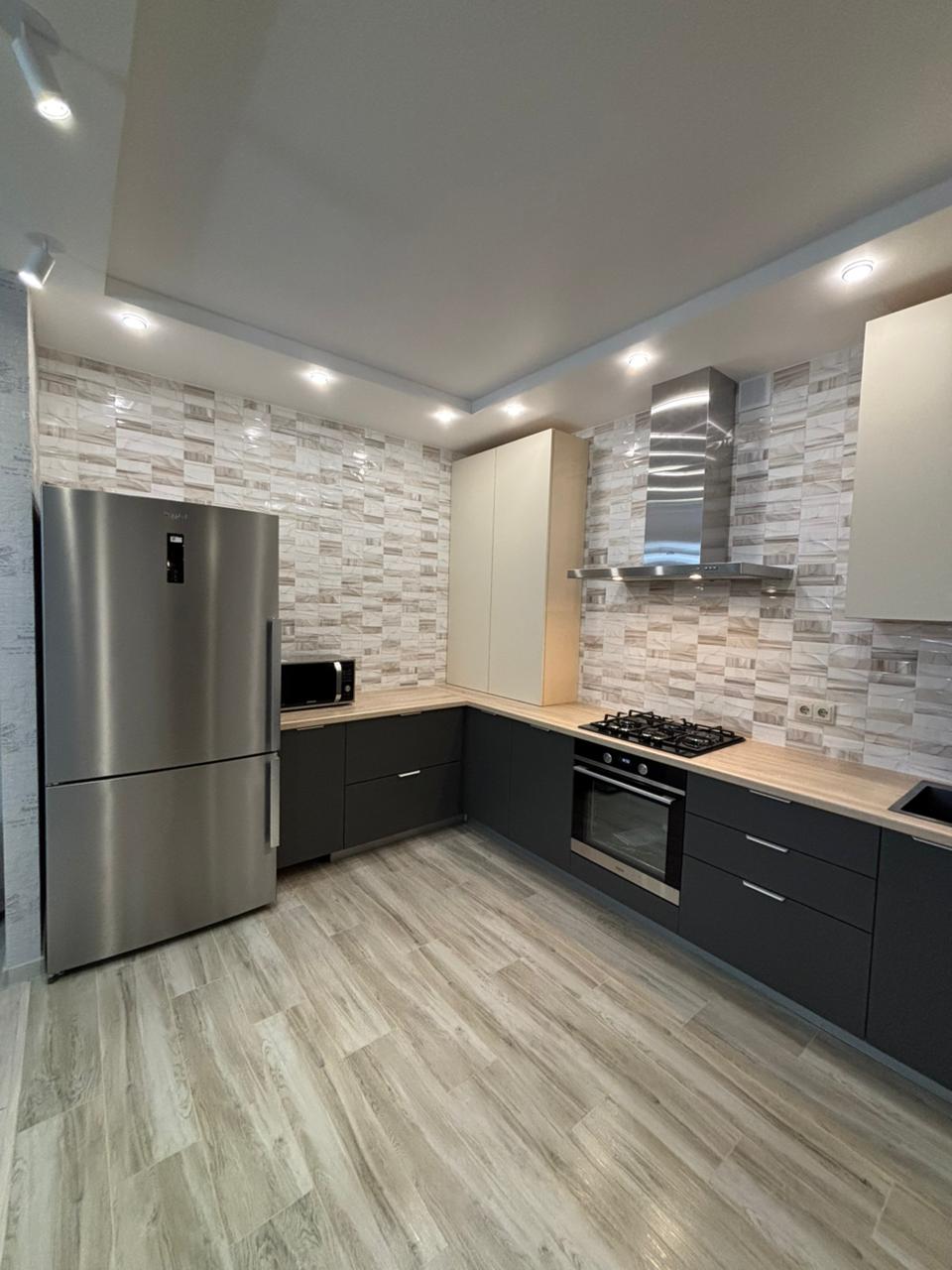 Кухонный гарнитур evogloss. Фото 2