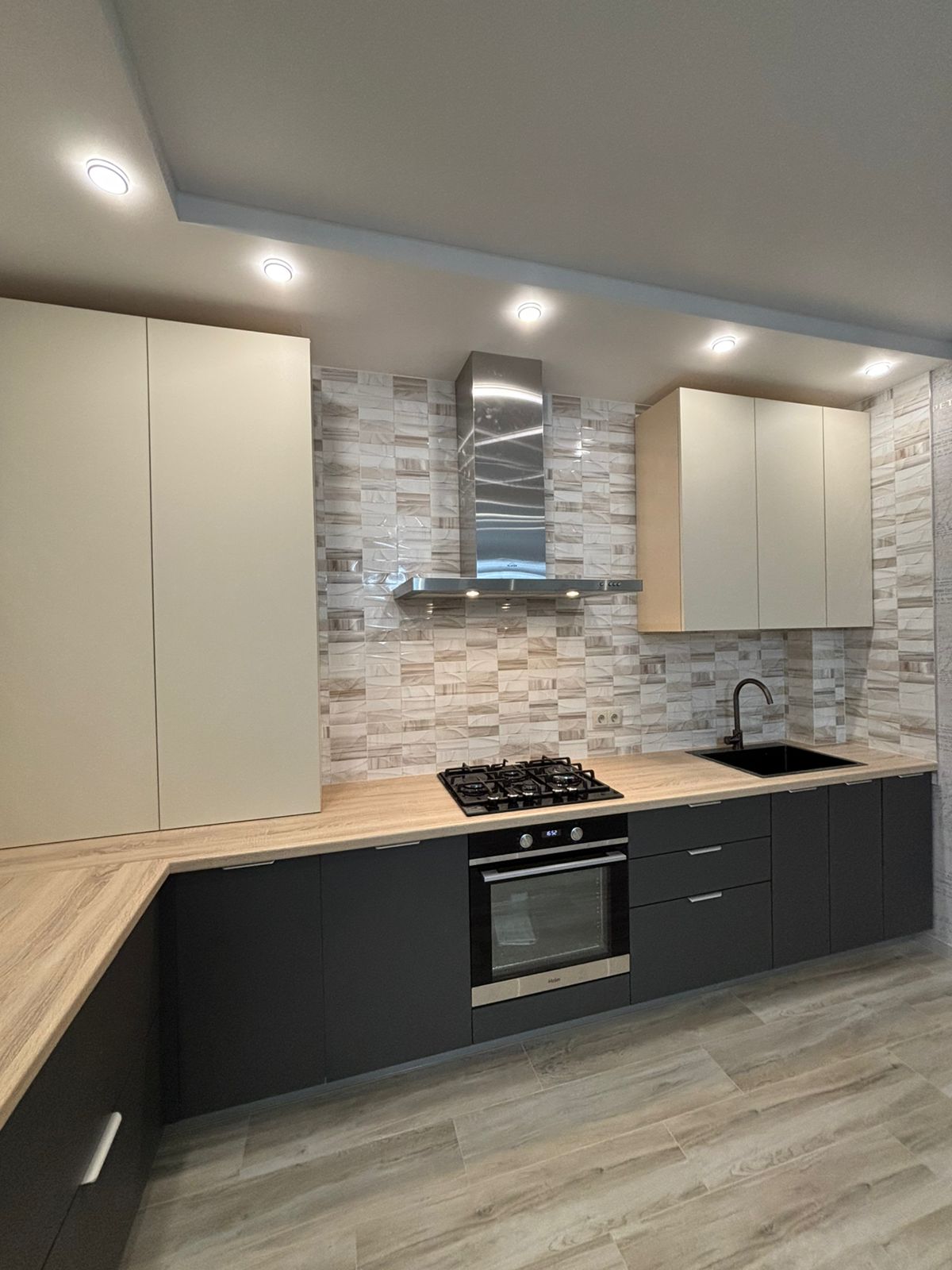 Кухонный гарнитур evogloss. Фото 3