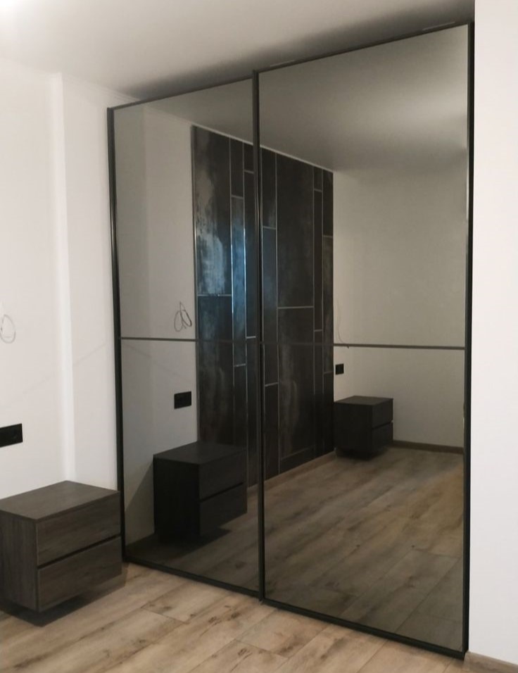 Шкаф купе венге зеркальный. Фото 2