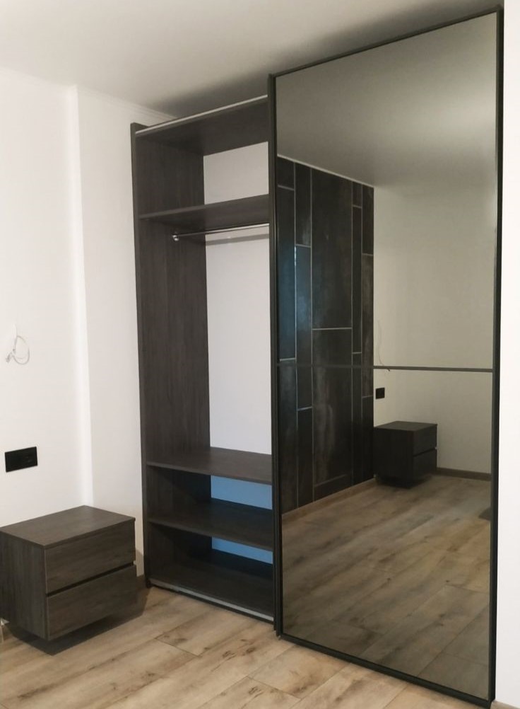 Шкаф купе венге зеркальный. Фото 5