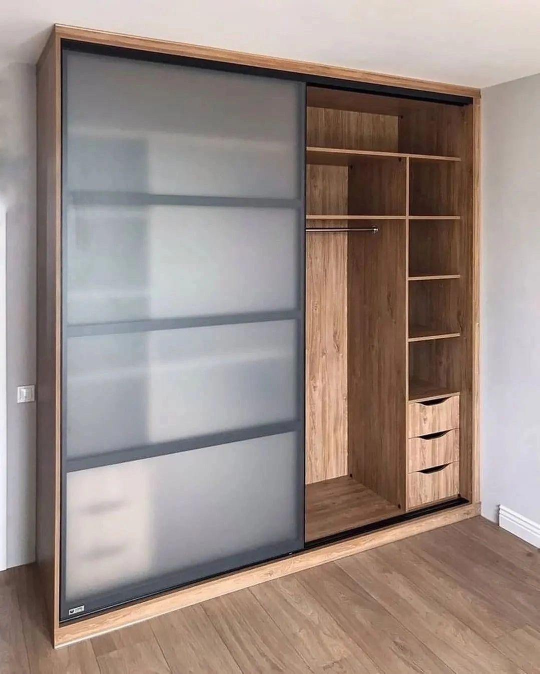 Шкаф купе в стиле лофт. Фото 3