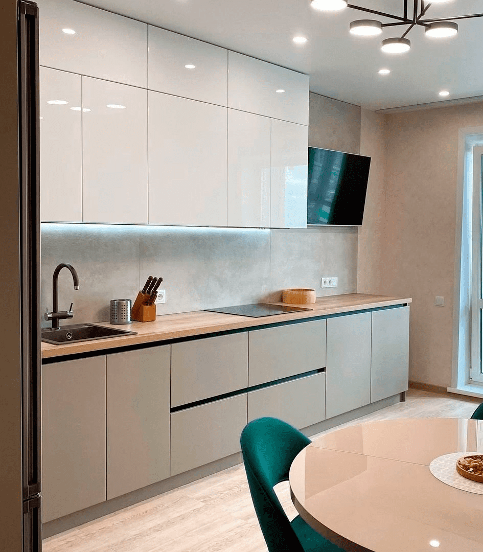 Современная кухня с деревянной столешницей . Фото 3